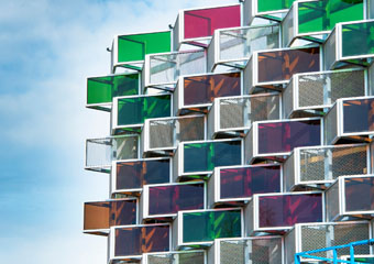 瑞典光伏小鎮彩色幕（mù）牆