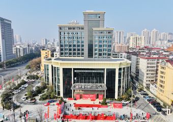 既有建築改（gǎi）造：大冶湛月雲居酒店光（guāng）伏幕牆