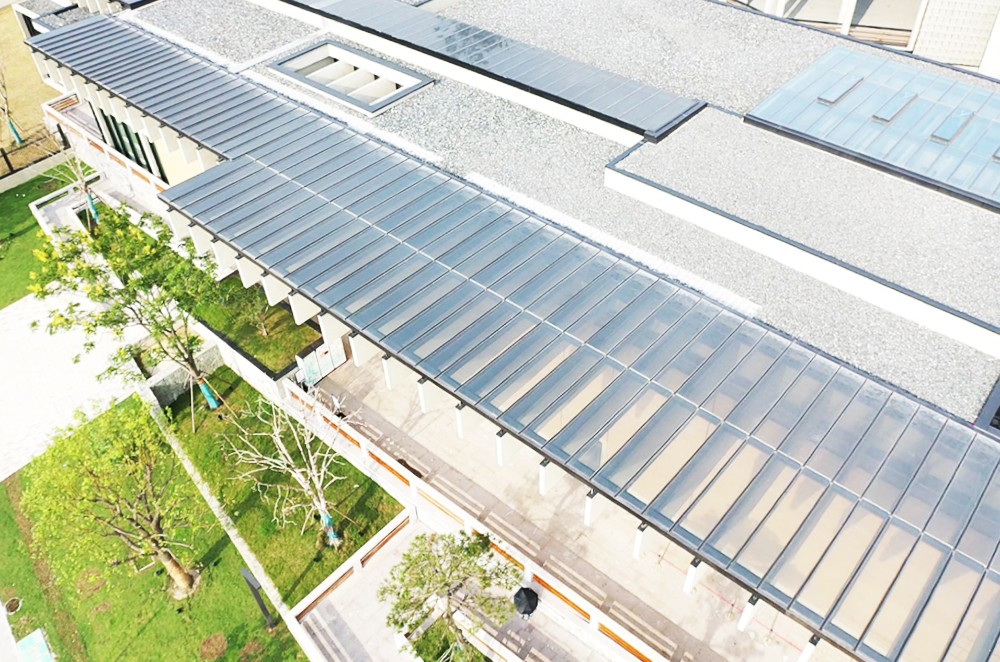 1665991701631530uCms.jpg 杭(háng)州國家版本(běn)館光伏連廊.jpg